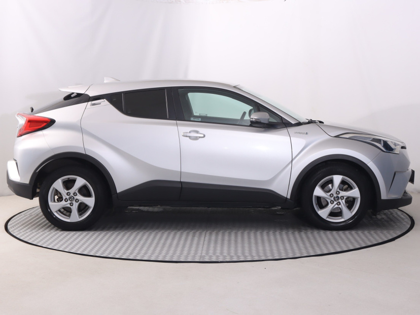 Toyota C-HR, 2018