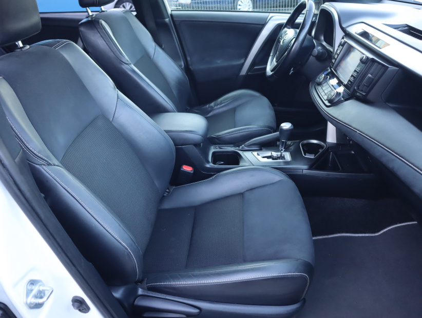 Toyota RAV 4, 2016