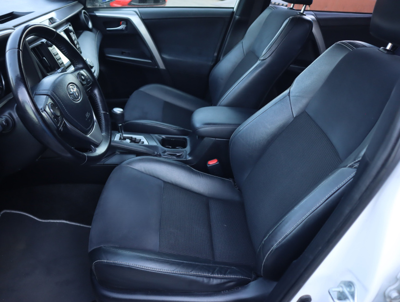 Toyota RAV 4, 2016