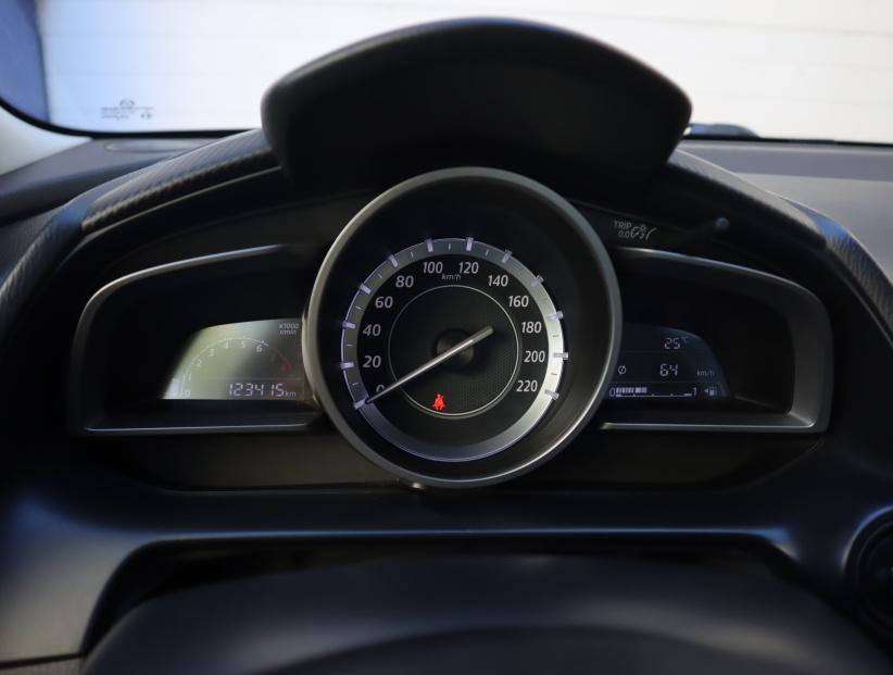 Mazda 2, 2015