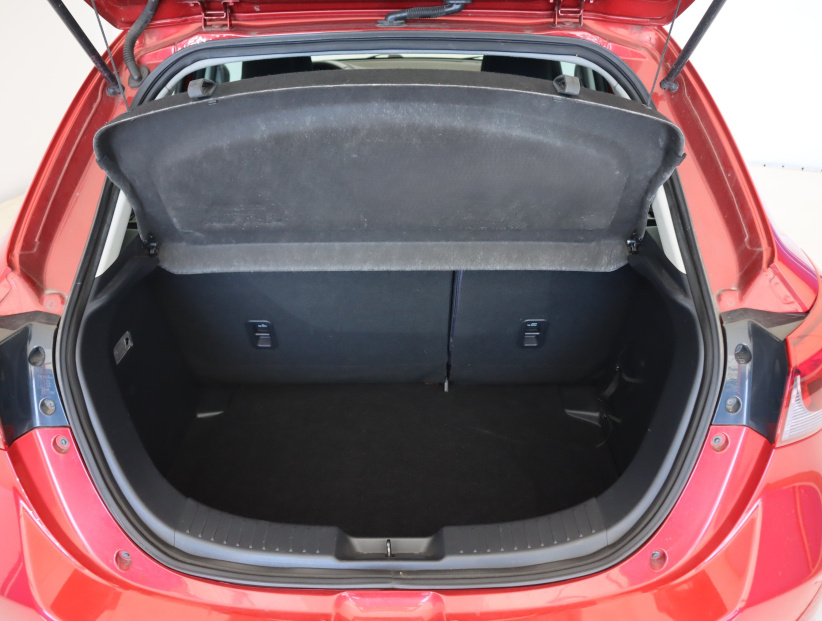 Mazda 2, 2015