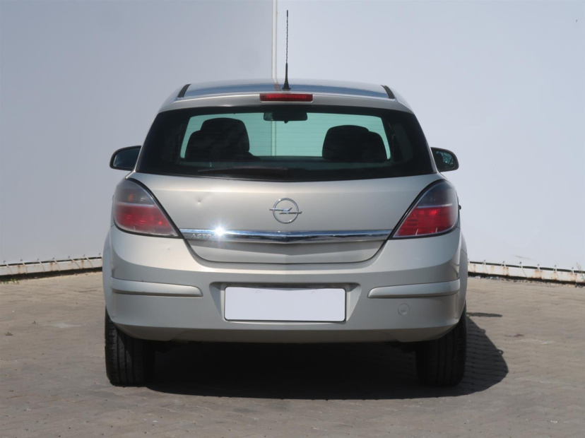 Opel Astra, 2011