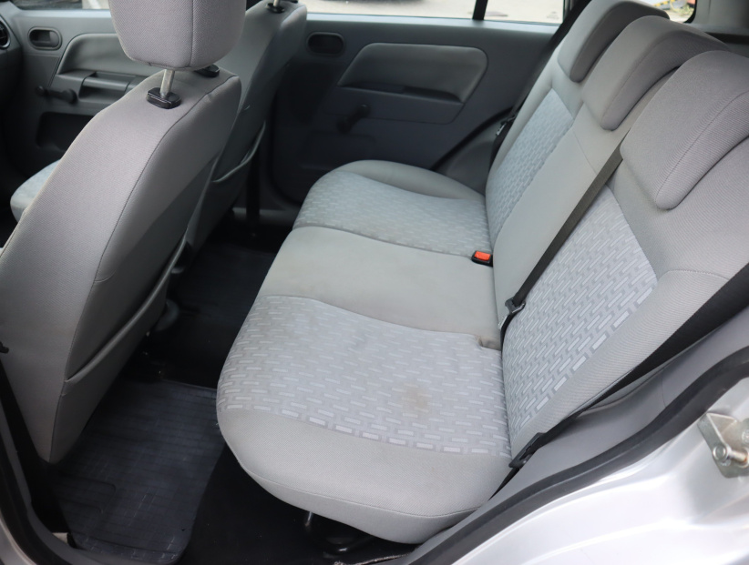 Ford Fusion, 2004