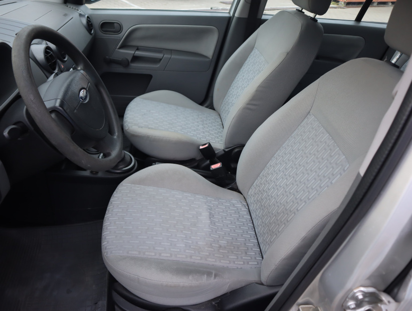 Ford Fusion, 2004