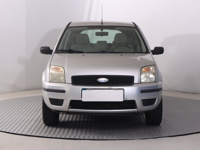 Ford Fusion, 2004