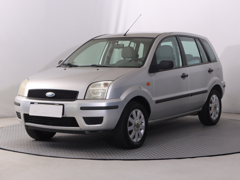 Ford Fusion, 2004