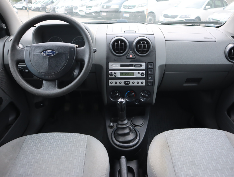 Ford Fusion, 2004