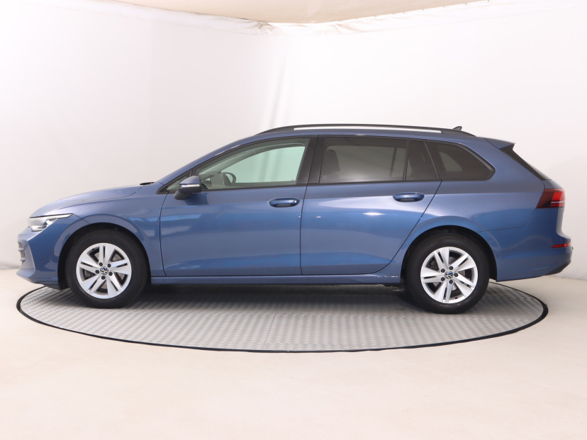 Volkswagen Golf, 2024