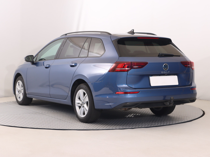 Volkswagen Golf, 2024