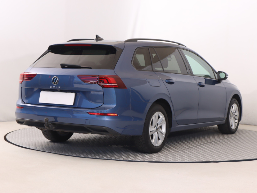 Volkswagen Golf, 2024