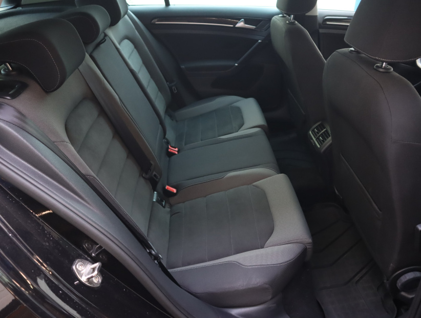 Volkswagen Golf, 2018