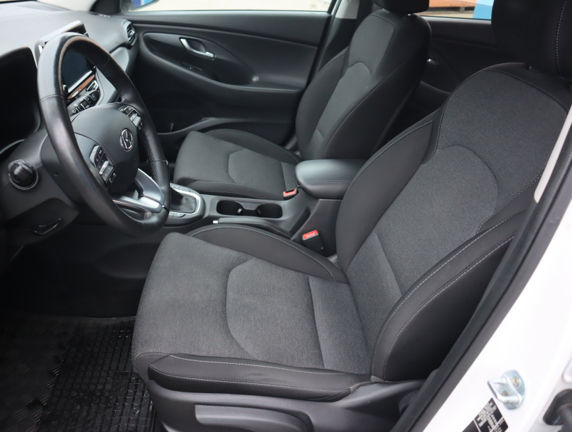 Hyundai i30, 2022