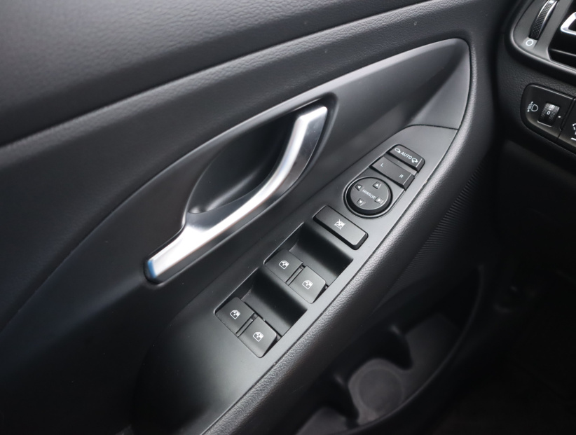 Hyundai i30, 2022