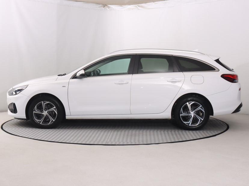 Hyundai i30, 2022