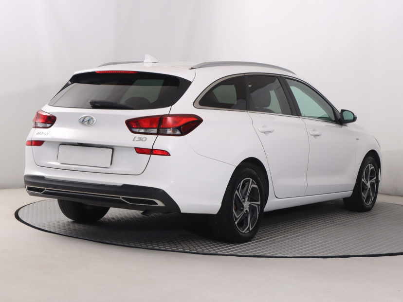 Hyundai i30, 2022