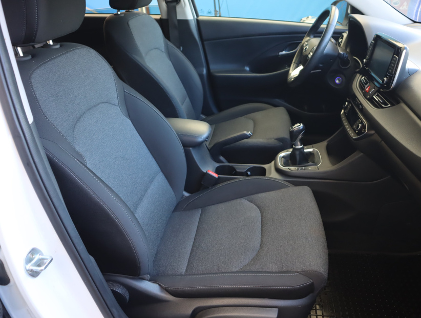 Hyundai i30, 2022