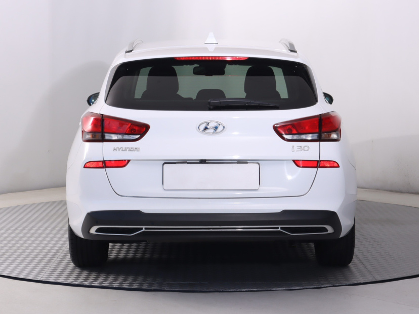 Hyundai i30, 2022
