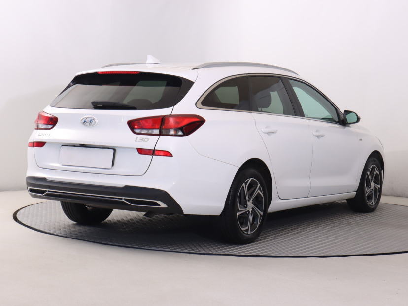 Hyundai i30, 2022