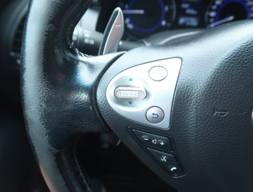 Infiniti QX70, 2015