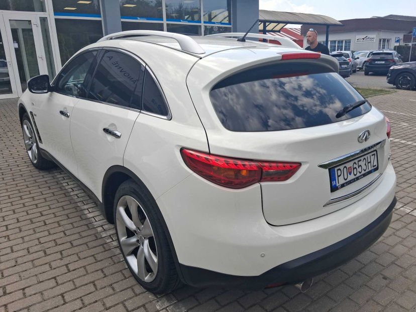 Infiniti QX70, 2015