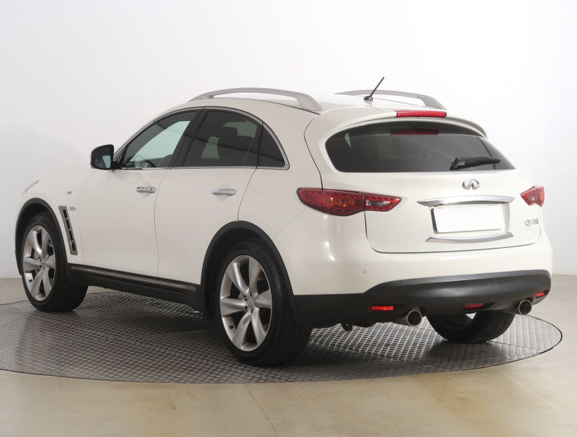 Infiniti QX70, 2015