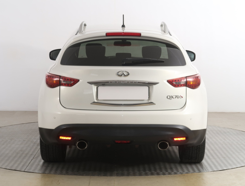 Infiniti QX70, 2015