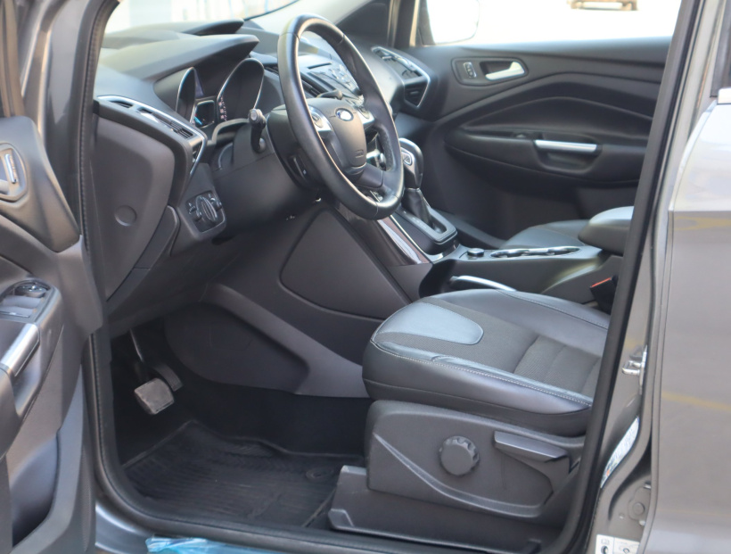 Ford Kuga, 2013