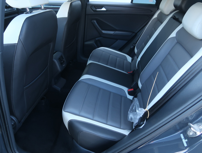 Volkswagen T-Roc, 2018