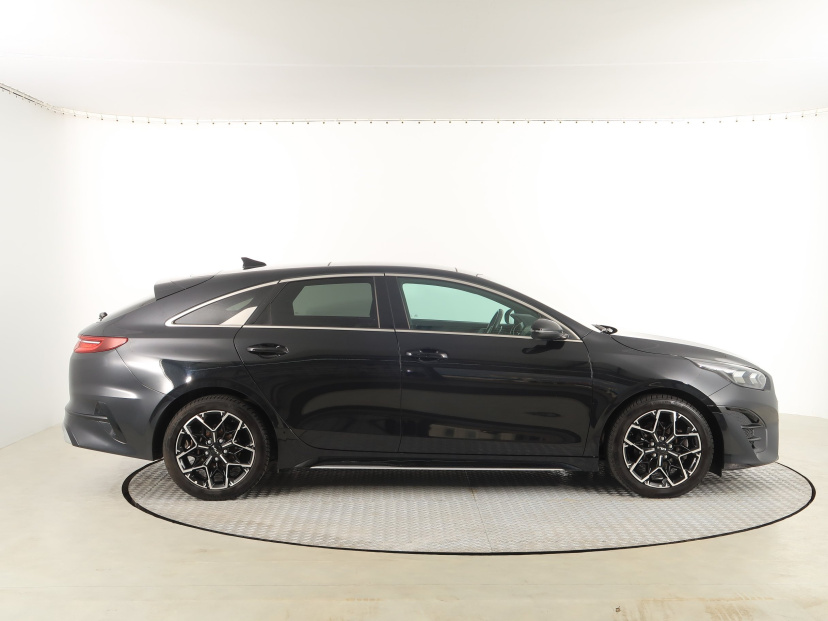 Kia ProCeed, 2022