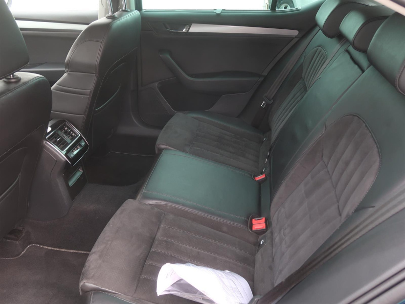 Škoda Superb, 2015