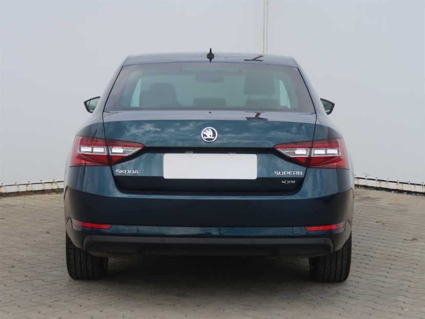 Škoda Superb, 2015