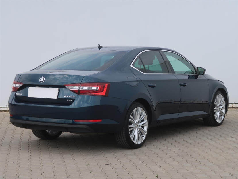 Škoda Superb, 2015