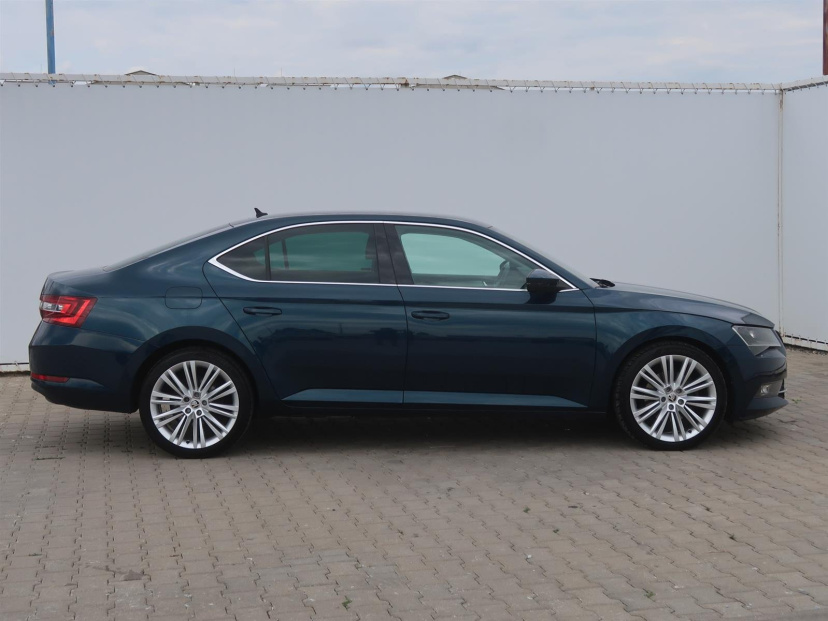 Škoda Superb, 2015