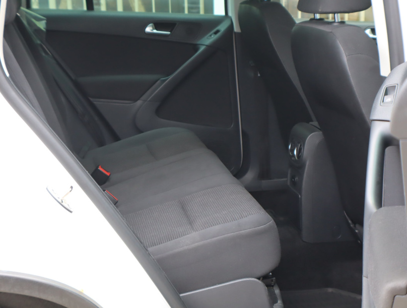 Volkswagen Tiguan, 2011