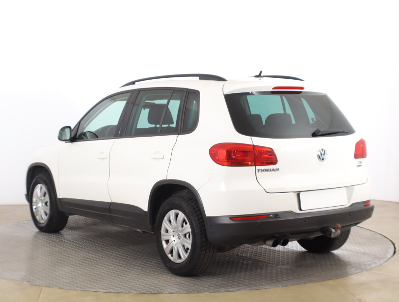 Volkswagen Tiguan, 2011