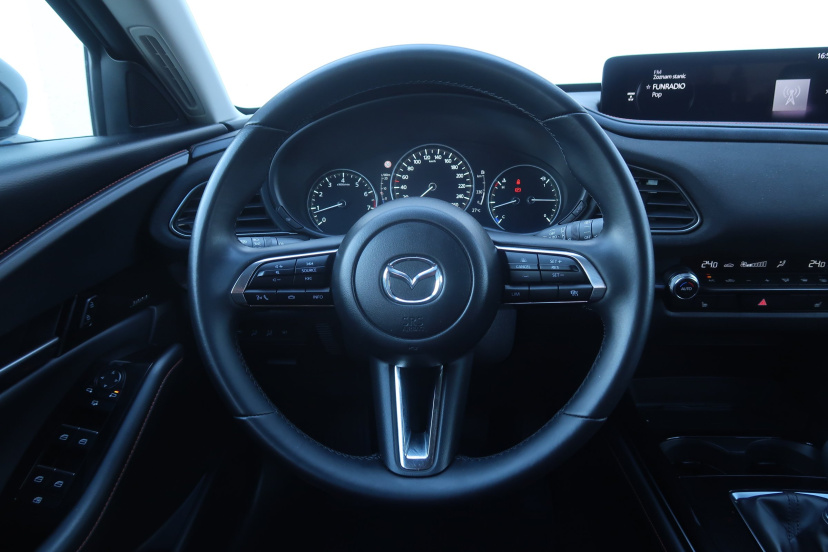 Mazda CX-30, 2025