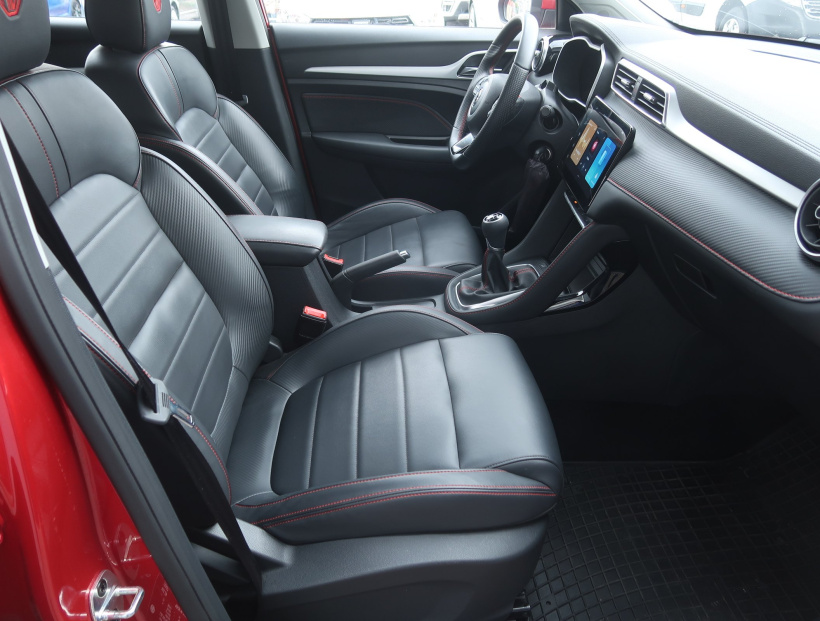 MG ZS SUV, 2025