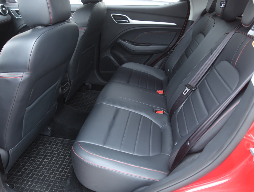 MG ZS SUV, 2025