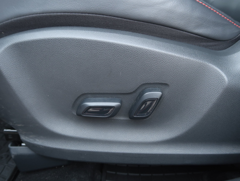 MG ZS SUV, 2025