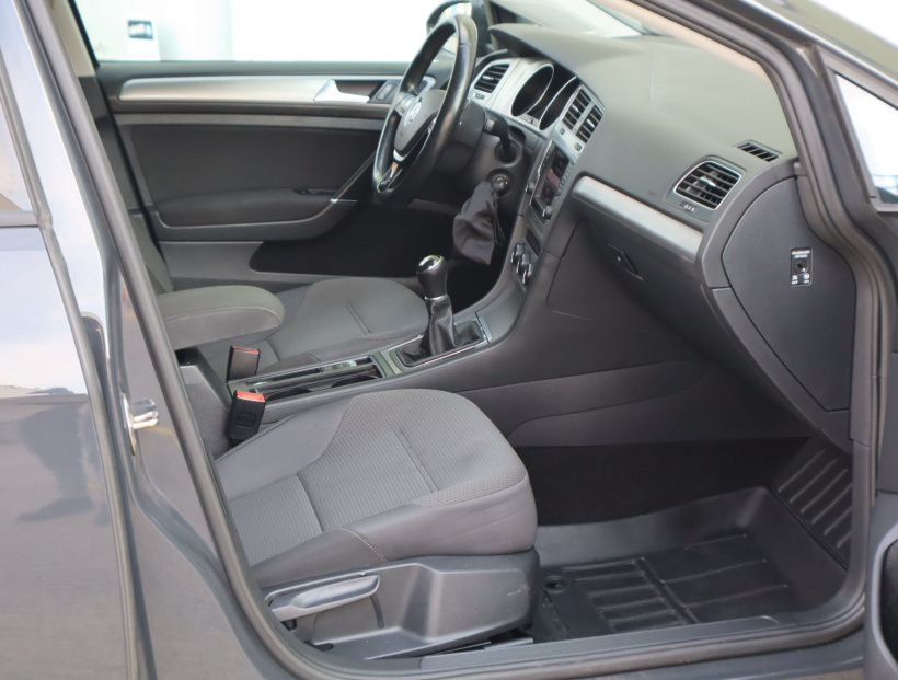 Volkswagen Golf, 2016