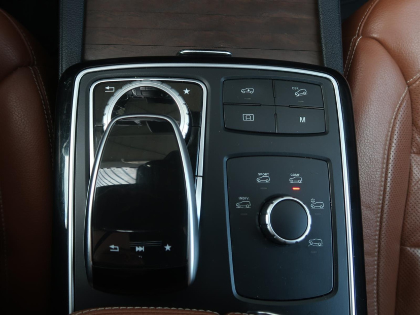 Mercedes-Benz GLS, 2016