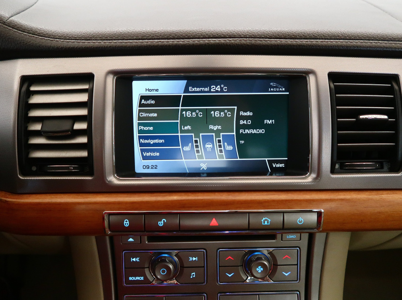 Jaguar XF, 2010