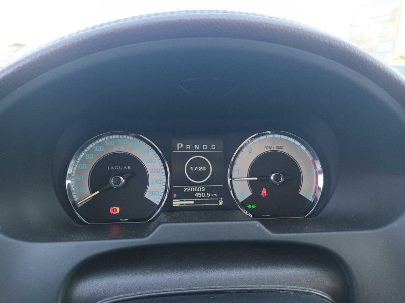 Jaguar XF, 2010
