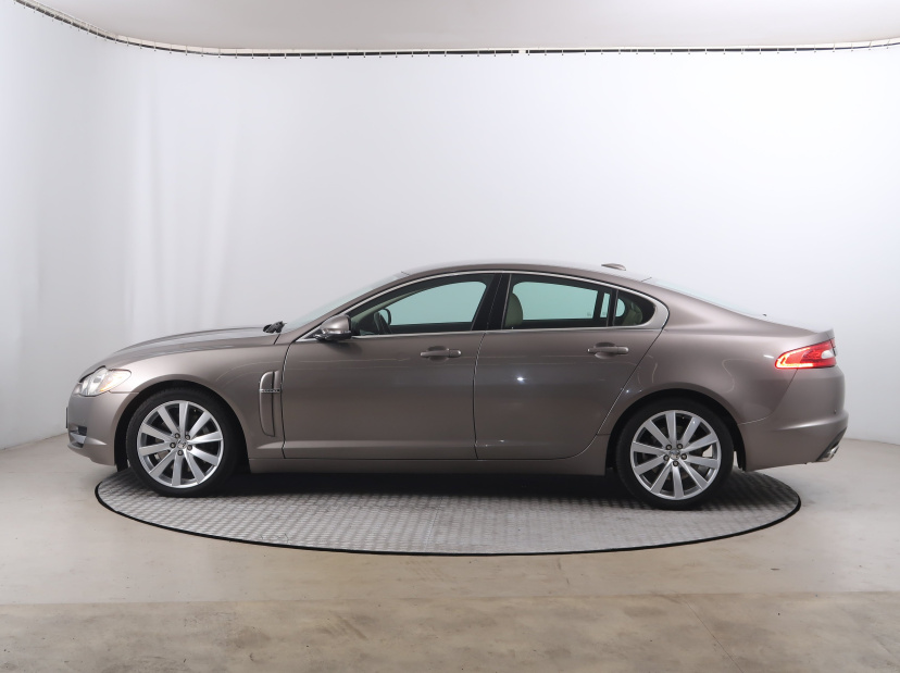 Jaguar XF, 2010