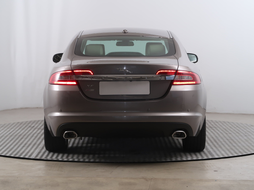 Jaguar XF, 2010