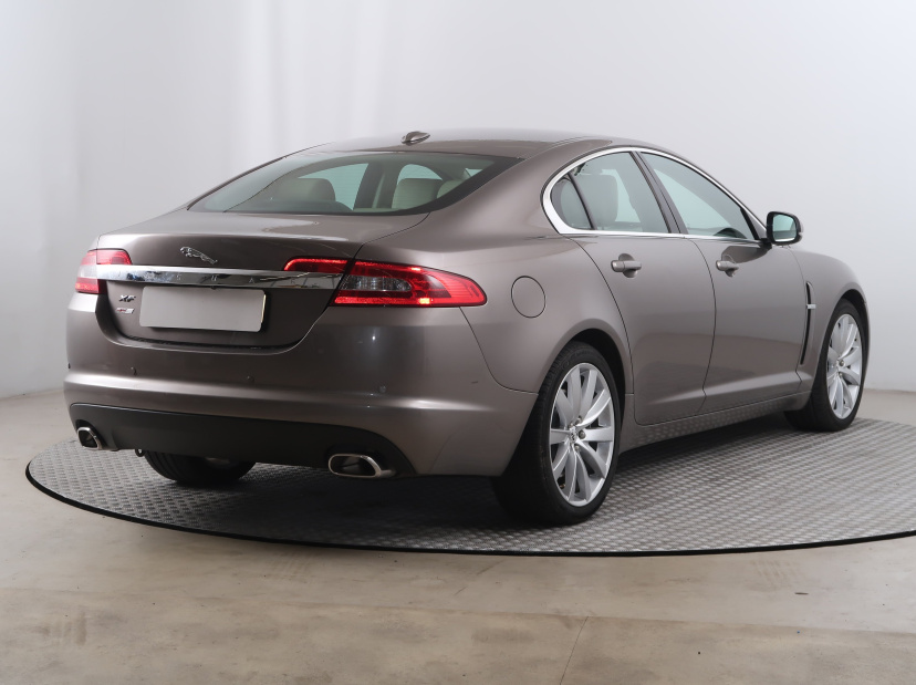 Jaguar XF, 2010
