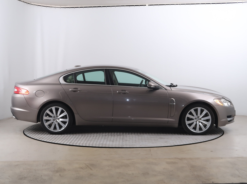 Jaguar XF, 2010