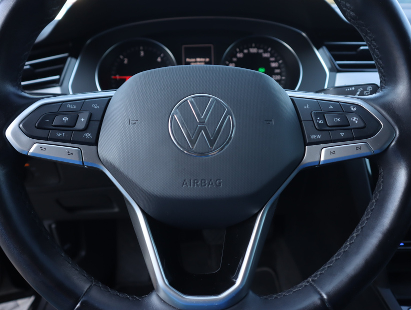 Volkswagen Passat, 2023