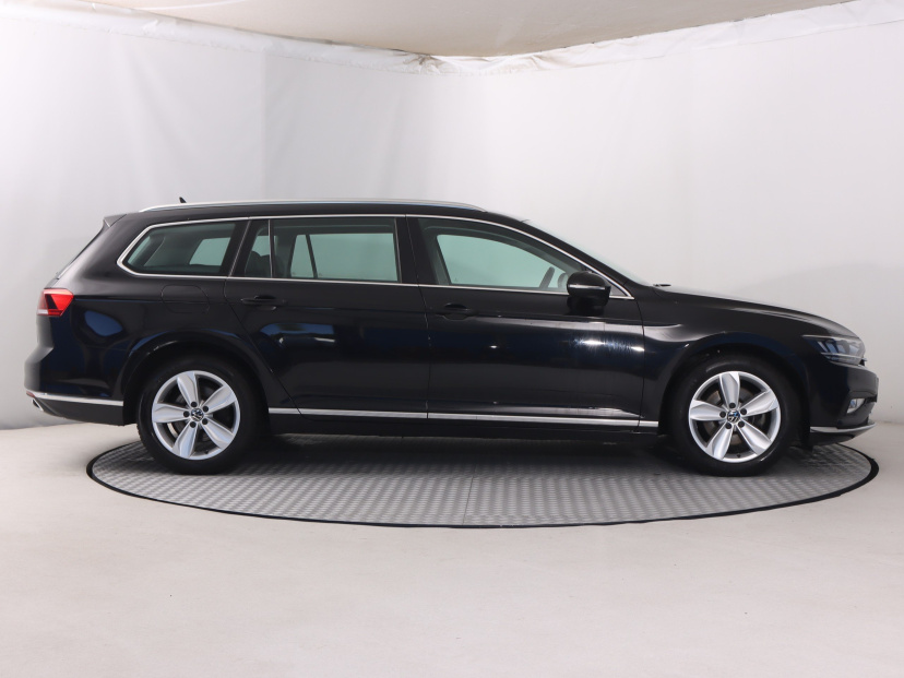 Volkswagen Passat, 2023