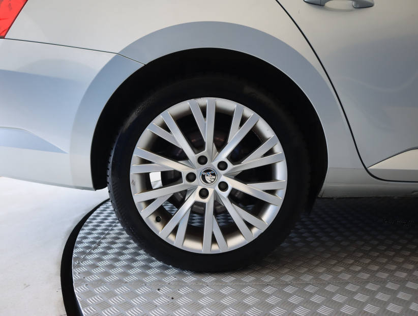Škoda Superb, 2021